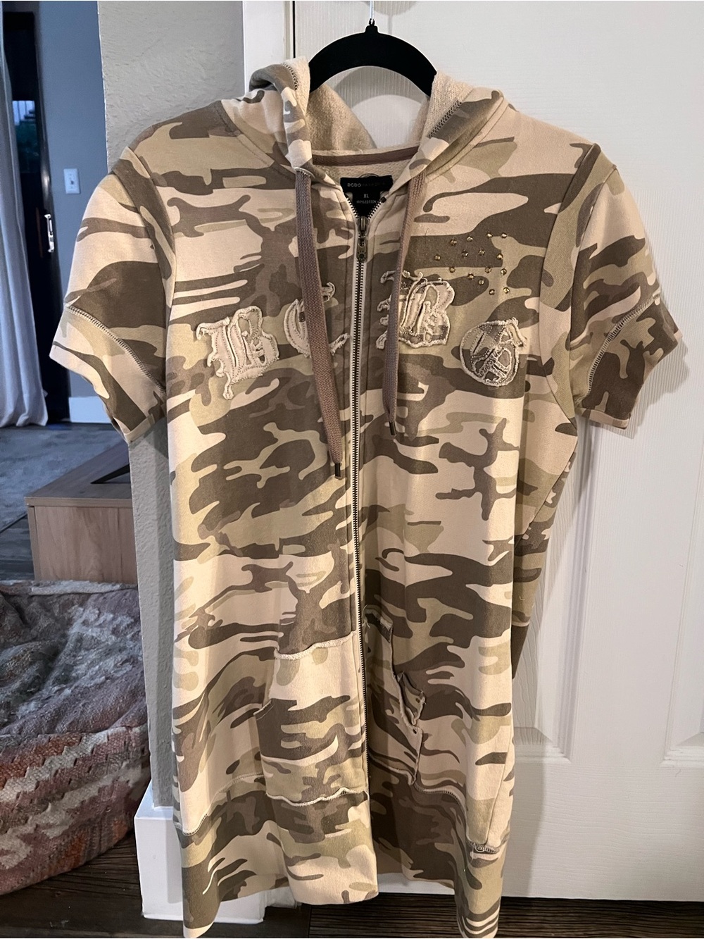 BCBGMaxAzria Beige & Olive Camo Short-Sleeve Zip Hoodie Dress